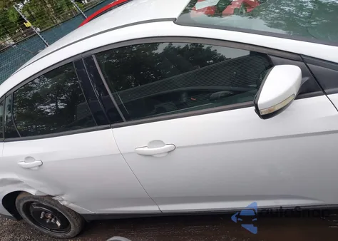 2015 Ford Focus Se from USA, damaged, VIN 1FADP3F2XFL362826